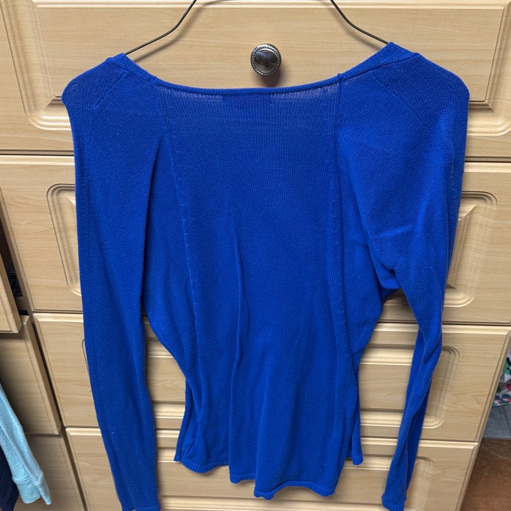 Lilly Pulitzer Women's V-Neck Sweater in Vibrant Blue - Picture 4 of 5